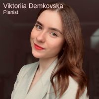 Viktoriia Demkovska, piano